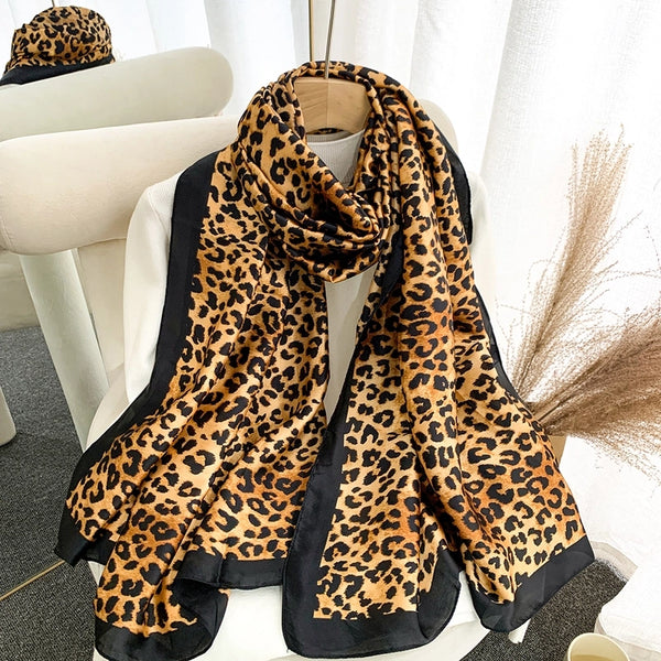 2025 Autumn And Winter New Scarf Popular Leopard Print Scarf Long Women's Shawl Daily Street Snap Scarf Hijab