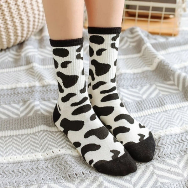 Autumn And Winter New Japanese Black And White Series Zebra Pattern Ladies Mid-tube Socks Wholesale