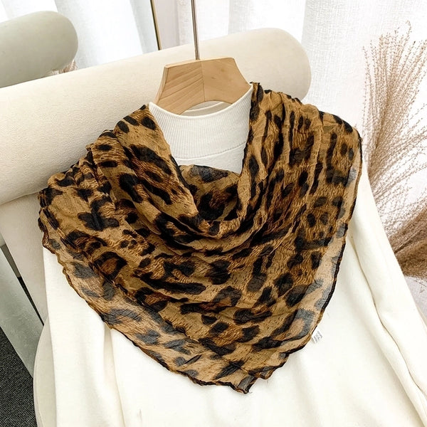 Autumn And Winter New Popular Leopard Print Scarf 90 * 90cm Voile Square Scarf Pleated Casual Scarf