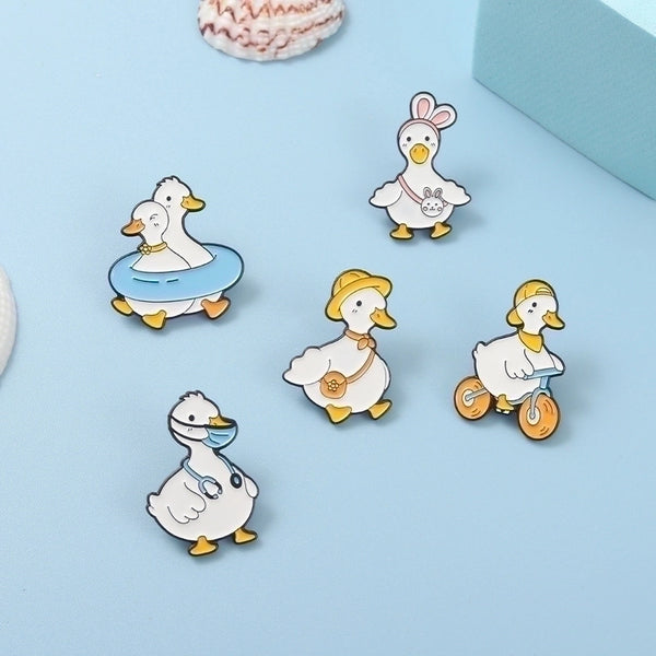 Cartoon Style Pin Duck Alloy Stoving Varnish Unisex Brooches