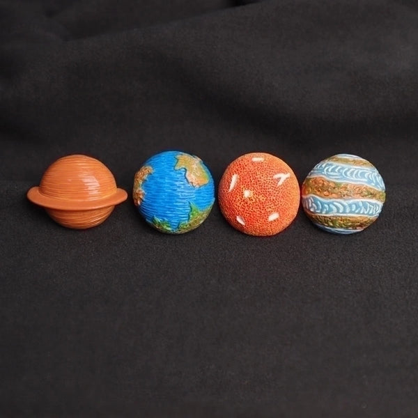 Casual Pin Planet Resin Unisex Brooches