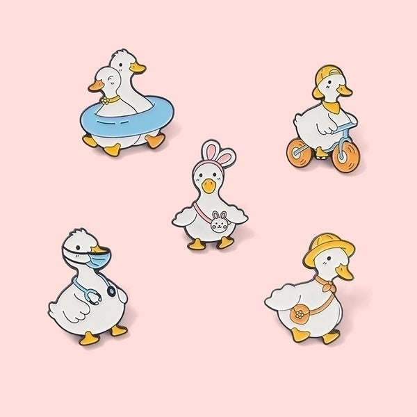 Cute Pin Duck Alloy Stoving Varnish Unisex Brooches