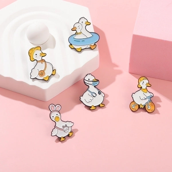 Cute Pin Duck Alloy Stoving Varnish Unisex Brooches