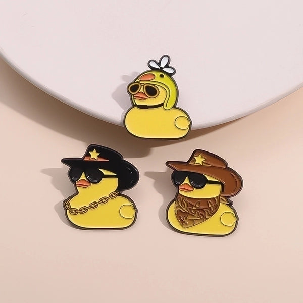 Cute Pin Duck Zinc Alloy Stoving Varnish Unisex Brooches