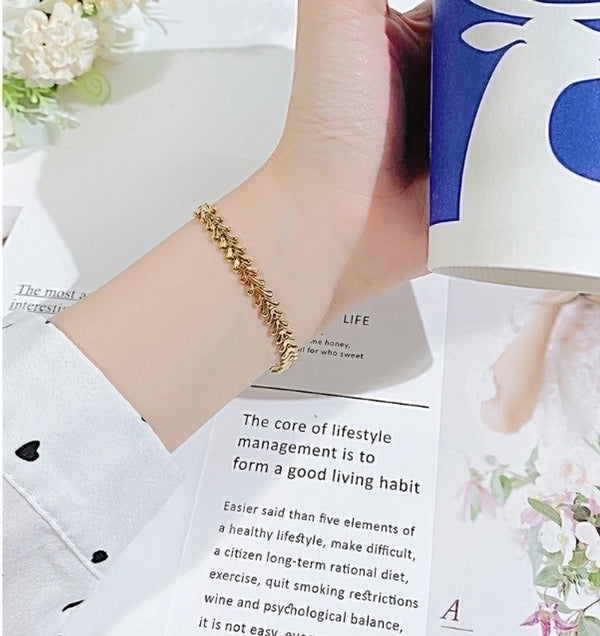 Elegant Geometric 304 Stainless Steel Titanium Steel 18K Gold Plated Bracelets In Bulk