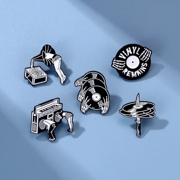 Fashion Pin Cartoon Alloy Stoving Varnish Unisex Brooches