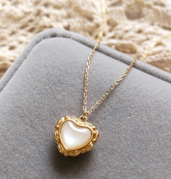 Heart Titanium Steel Inlaid Shell Inlaid Gold Necklace