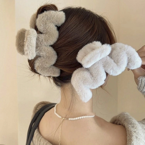 Korean Style New High-grade Plush Large Hair Clip Updo Hairpin Female Back Head Temperament  Furry Shark Clip