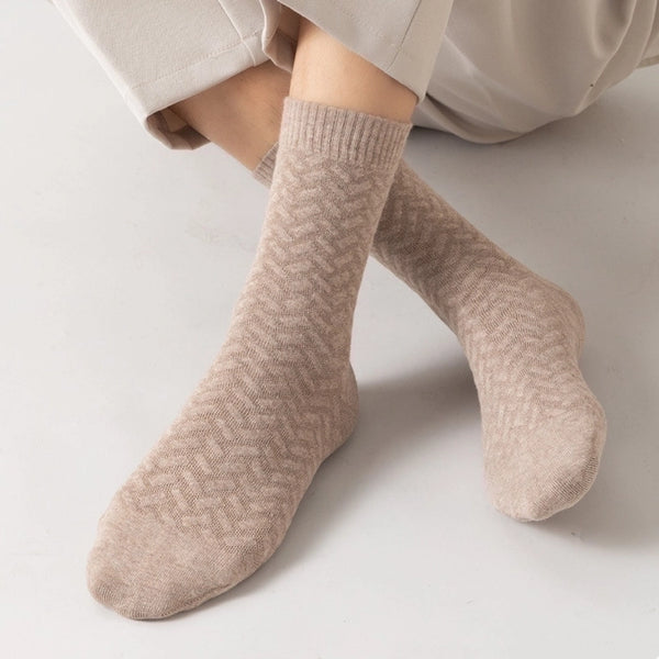 Men's Casual Minimalist Solid Color Cotton Crew Socks A Pair