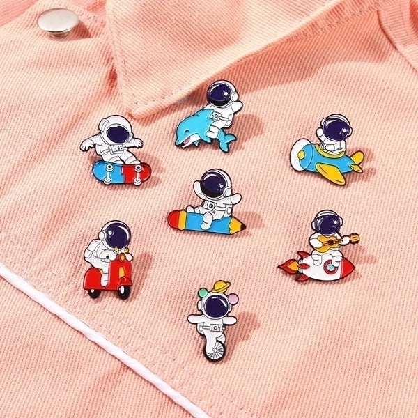 Novelty Pin Animal Astronaut Alloy Plating Unisex Brooches