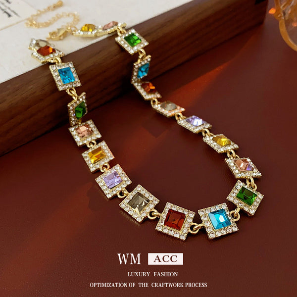 Luxurious Quadrilateral Round Geometric Alloy Diamond Inlay Necklaces