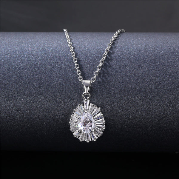 Natural Flower Geometric Titanium Steel Diamond Inlay Necklaces