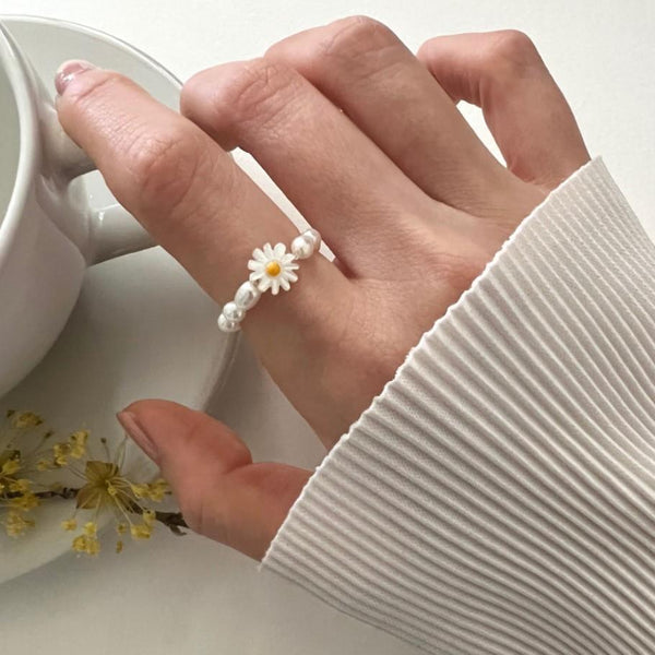 925 Sterling Silver Women Japanese / Korean Little Daisy Pearl Rings