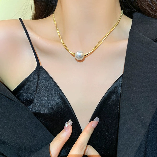 Moderate Luxury Round Geometric Titanium Steel 18K Gold Plated Necklaces