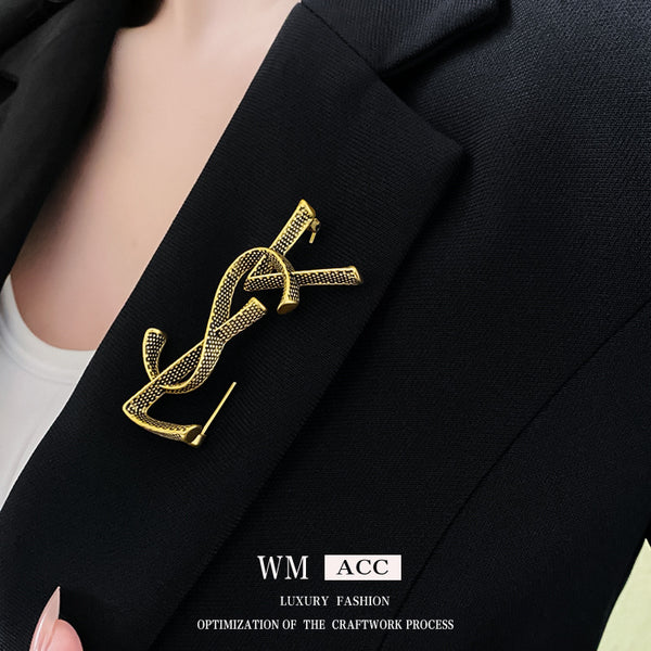 Women Luxurious Letter Letter Copper Electroplating Brooches