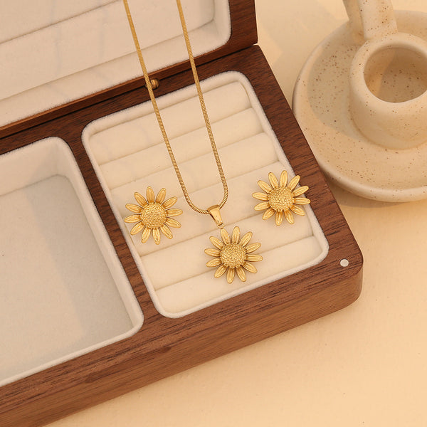 Fashion Sunflower Little Daisy Flower Stainless Steel Electroplating Necklaces