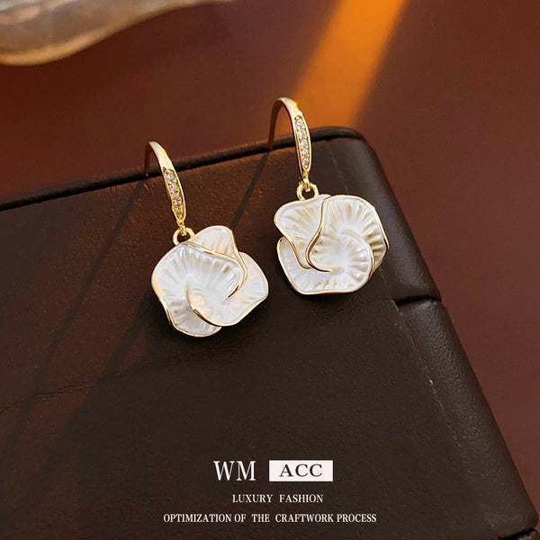 Moderate Luxury Flower Flower Copper Electroplating Earrings