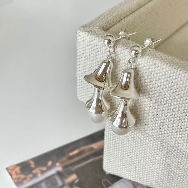 925 Sterling Silver Natural Droplet Silver Pearl Inlay Stud Earrings