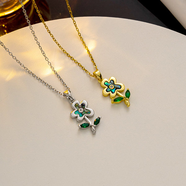 Moderate Luxury Rose Flower Titanium Steel 18K Gold Plated Necklaces