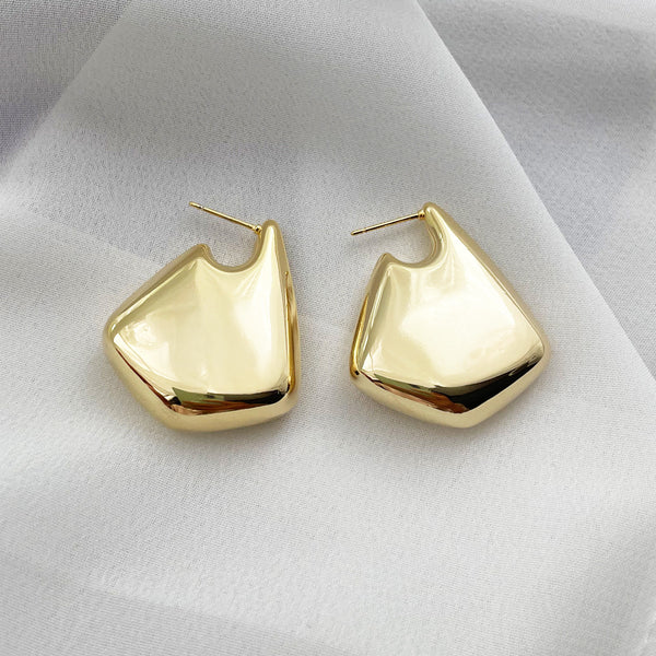 Moderate Luxury Irregular U-Shape Geometric Copper Stud Earrings