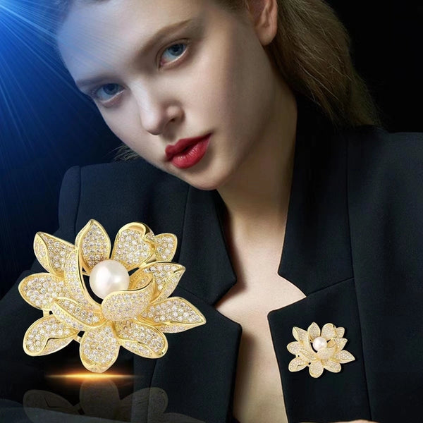 Pearl Rhinestone Lotus Brooch High-end Design Sense Corsage High-end Sense Niche Small Fragrance Style Pin Clothing Accessories