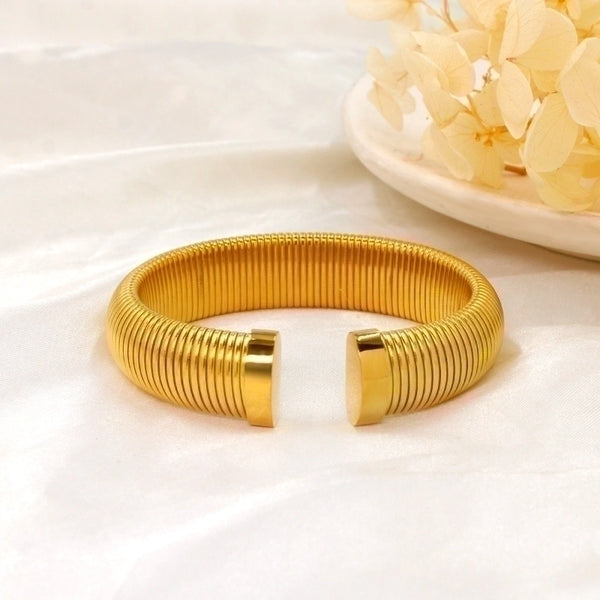 Minimalist Classic Style Solid Color 304 Stainless Steel 18K Gold Plated Bangle In Bulk