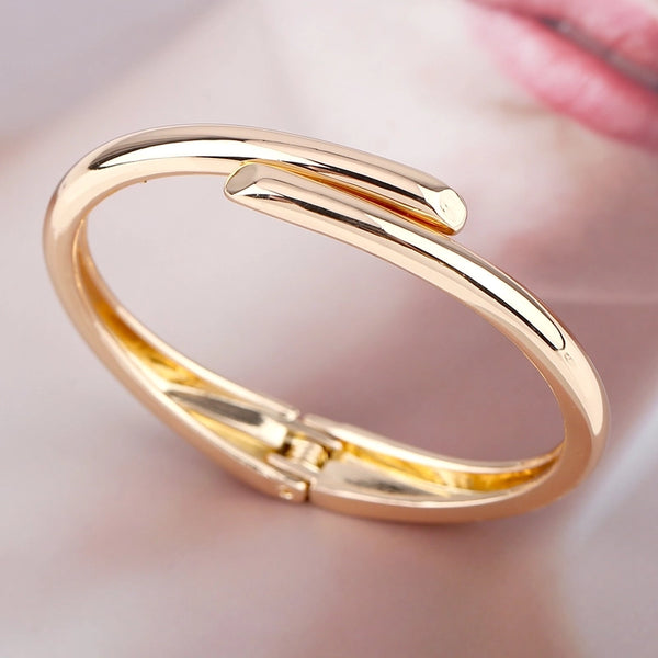 Minimalist Classic Style Solid Color Gold Plated Alloy Bangle