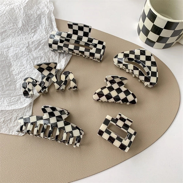 Simple Style Commute Checkered Plastic Stoving Varnish Hollow Out Hair Claws