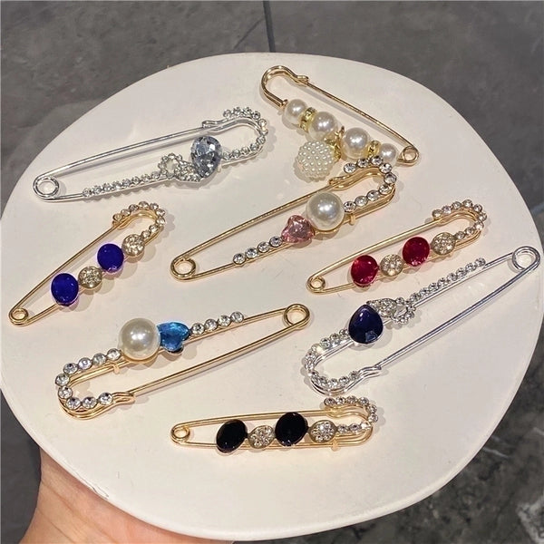 Simple Style Pin Flower Metal Inlay Artificial Pearls Artificial Diamond Women's Brooches