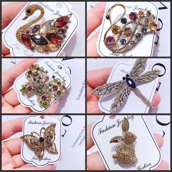 Simple Style Pin Rabbit Swan Butterfly Alloy Plating Hollow Out Inlay Rhinestones Women'S Brooches