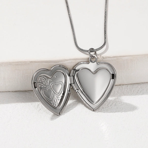 Sweet Simple Style Heart Shape Stainless Steel Carving Pendant Necklace