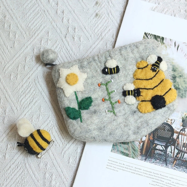 Unisex Bee Wool Felt Zipper Coin Purses