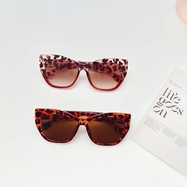 Vacation Solid Color Pc Resin Cat Eye Full Frame Women's Sunglasses