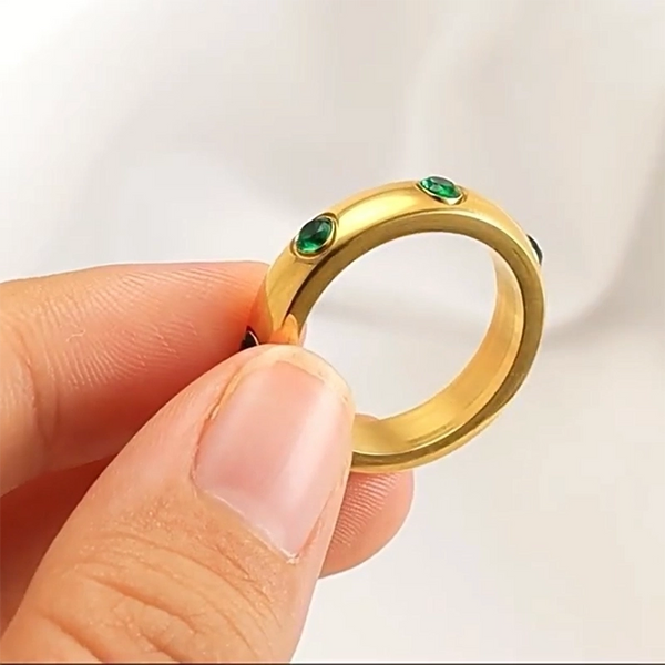 Elegant Classic Style Round Titanium Steel Rhinestones 18K Gold Plated Polishing Plating Inlay Rings