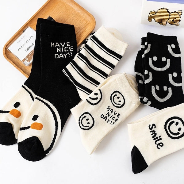 Women's Casual Smile Face Cotton Jacquard Crew Socks