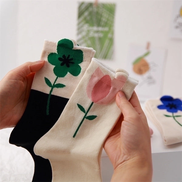 Women's Cute Flower Cotton Crew Socks A Pair