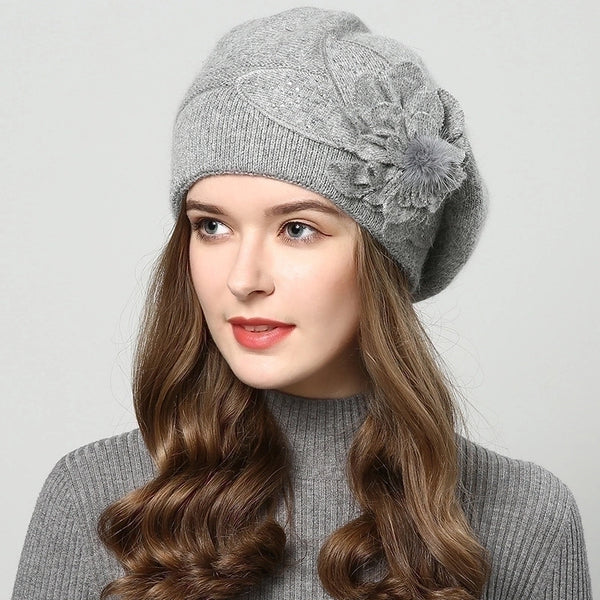 Women's Elegant Basic Solid Color Flowers Eaveless Wool Cap