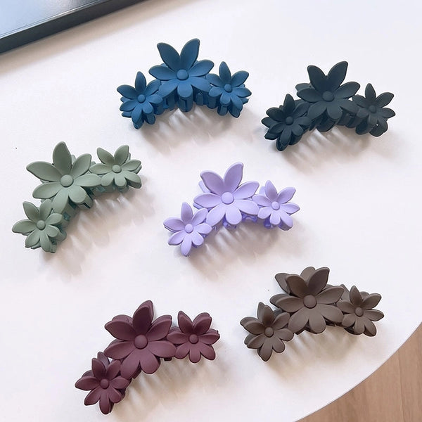 Women's Elegant Lady Streetwear Flower Plastic Resin Hair Claws