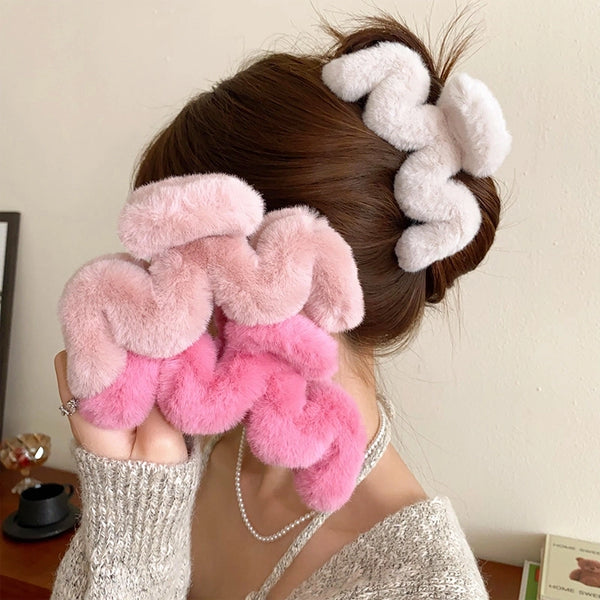 Women's Elegant Streetwear Solid Color Arylic Plush Hair Claws