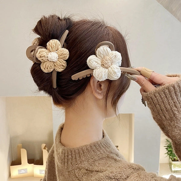 Women's Simple Style Classic Style Flower Plastic Hair Claws