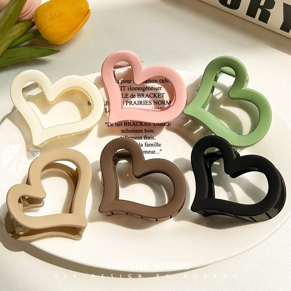 Women's Simple Style Heart Shape Plastic Resin Handmade Hair Claws