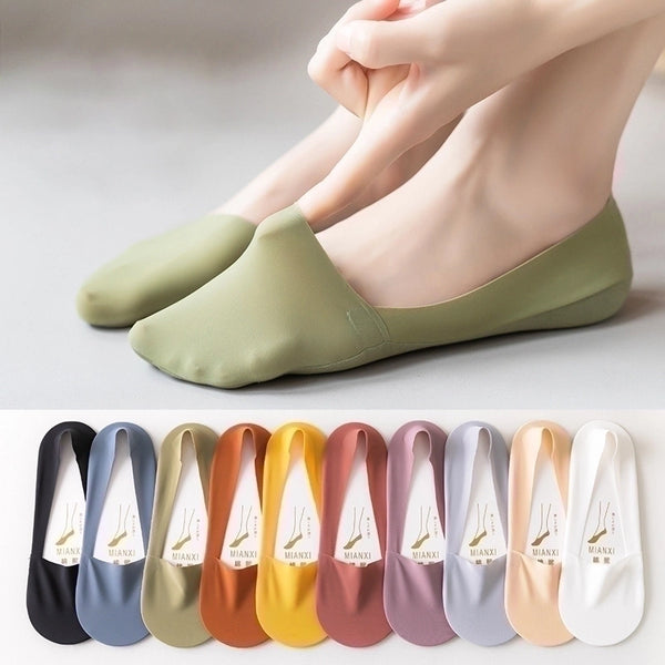 Women's Simple Style Solid Color Cotton Ankle Socks A Pair