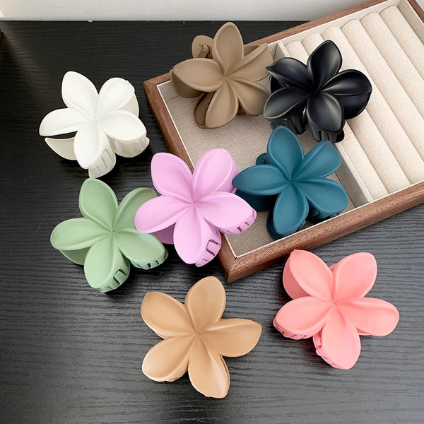 Women's Simple Style Solid Color Flower Resin Hair Clip