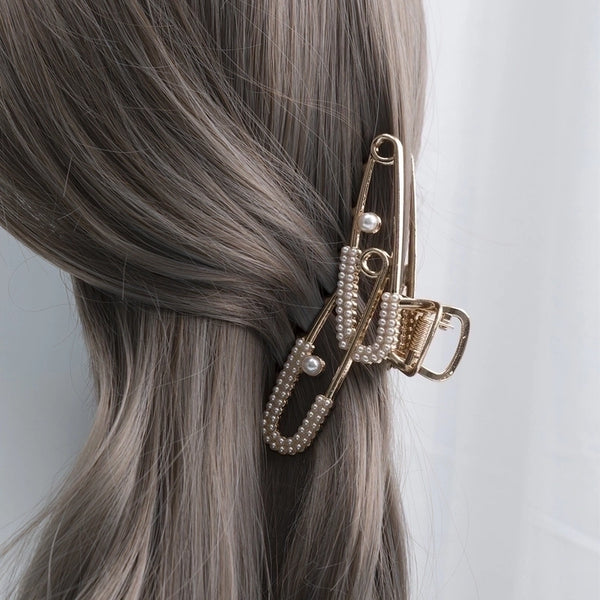 Women's Simple Style Solid Color Metal Plating Hair Claws