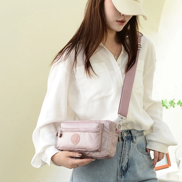 Women's Small Nylon Solid Color Elegant Vacation Streetwear Square Zipper Shoulder Bag