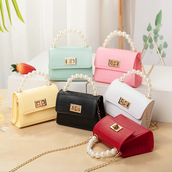 Women's Small PVC Solid Color Basic Streetwear Lock Clasp Jelly Bag