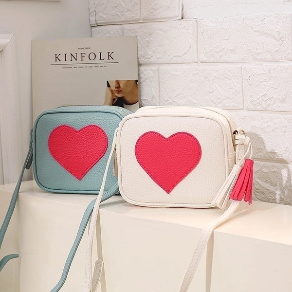 Women's Small Pu Leather Heart Shape Solid Color Streetwear Square Zipper Crossbody Bag