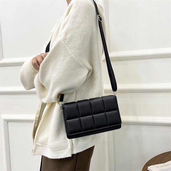 Women's Small Pu Leather Solid Color Streetwear Square Magnetic Buckle Crossbody Bag