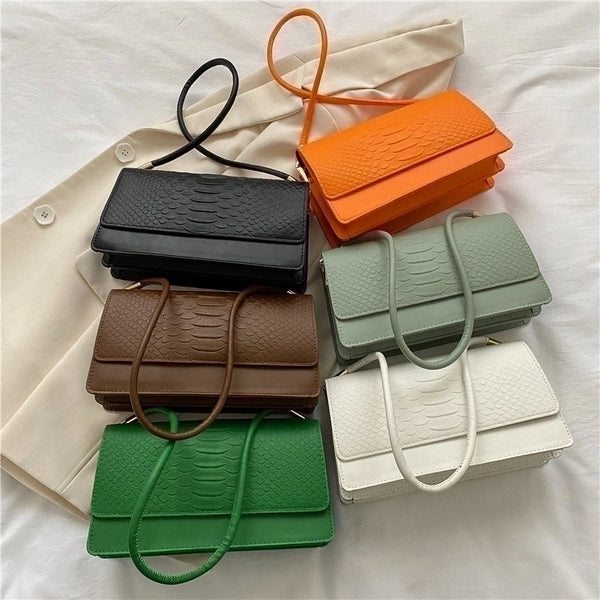 Women's Small Pu Leather Solid Color Streetwear Zipper Underarm Bag