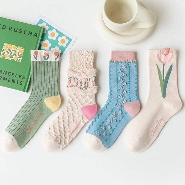 Women's Sweet Flower Cotton Crew Socks A Pair